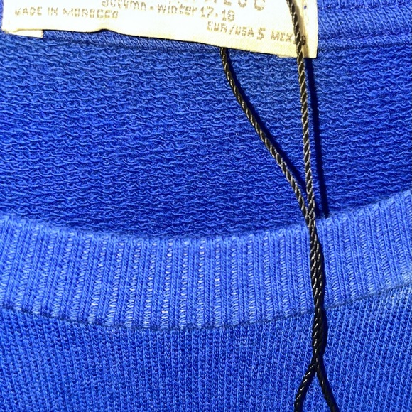 NWT Zara Trafaluc Royal Blue Oversized Sporty Top with Kelly Green Ruffle Sz S - Picture 6 of 7